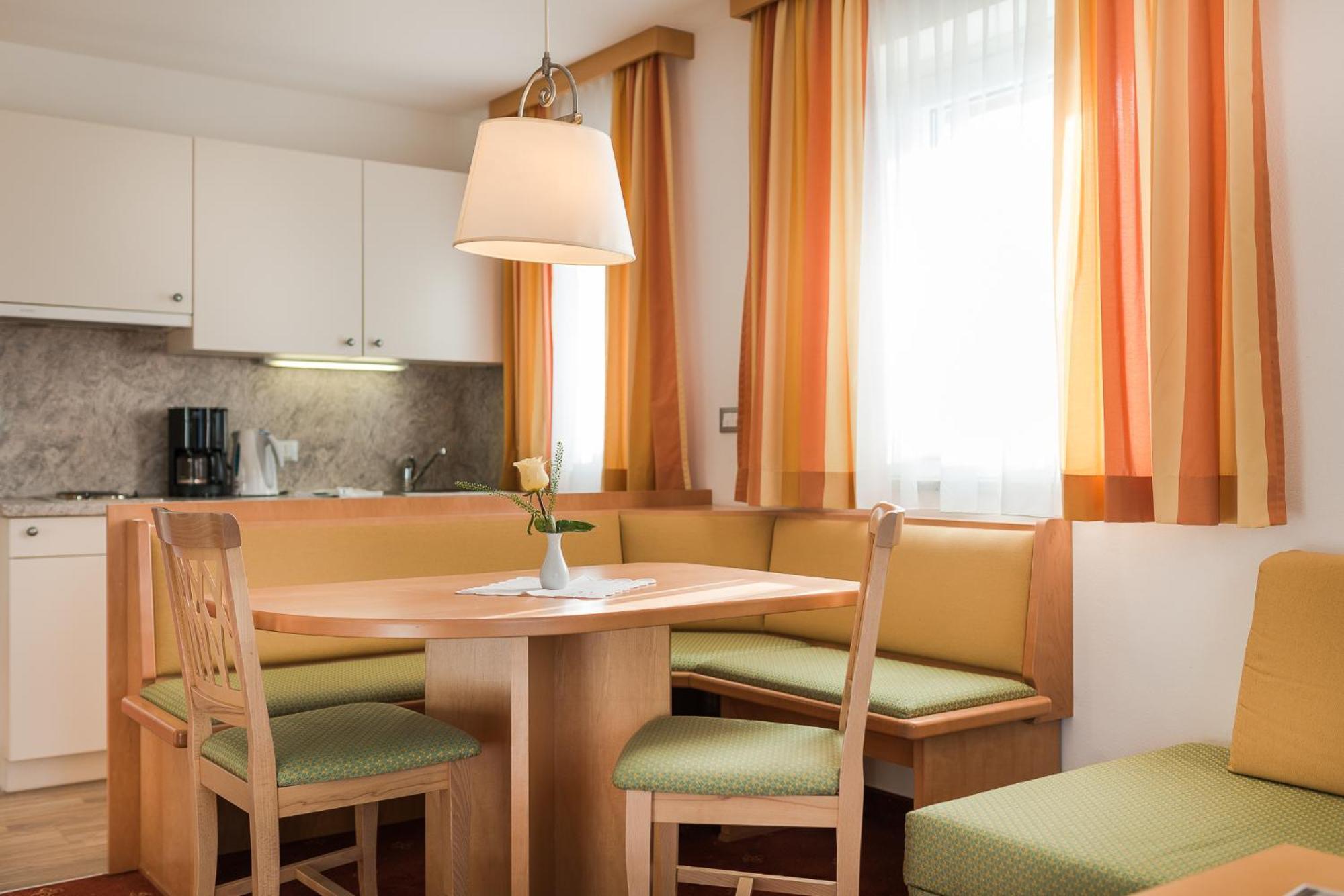 Pension Hoefler - Fernblick Schenna Bagian luar foto