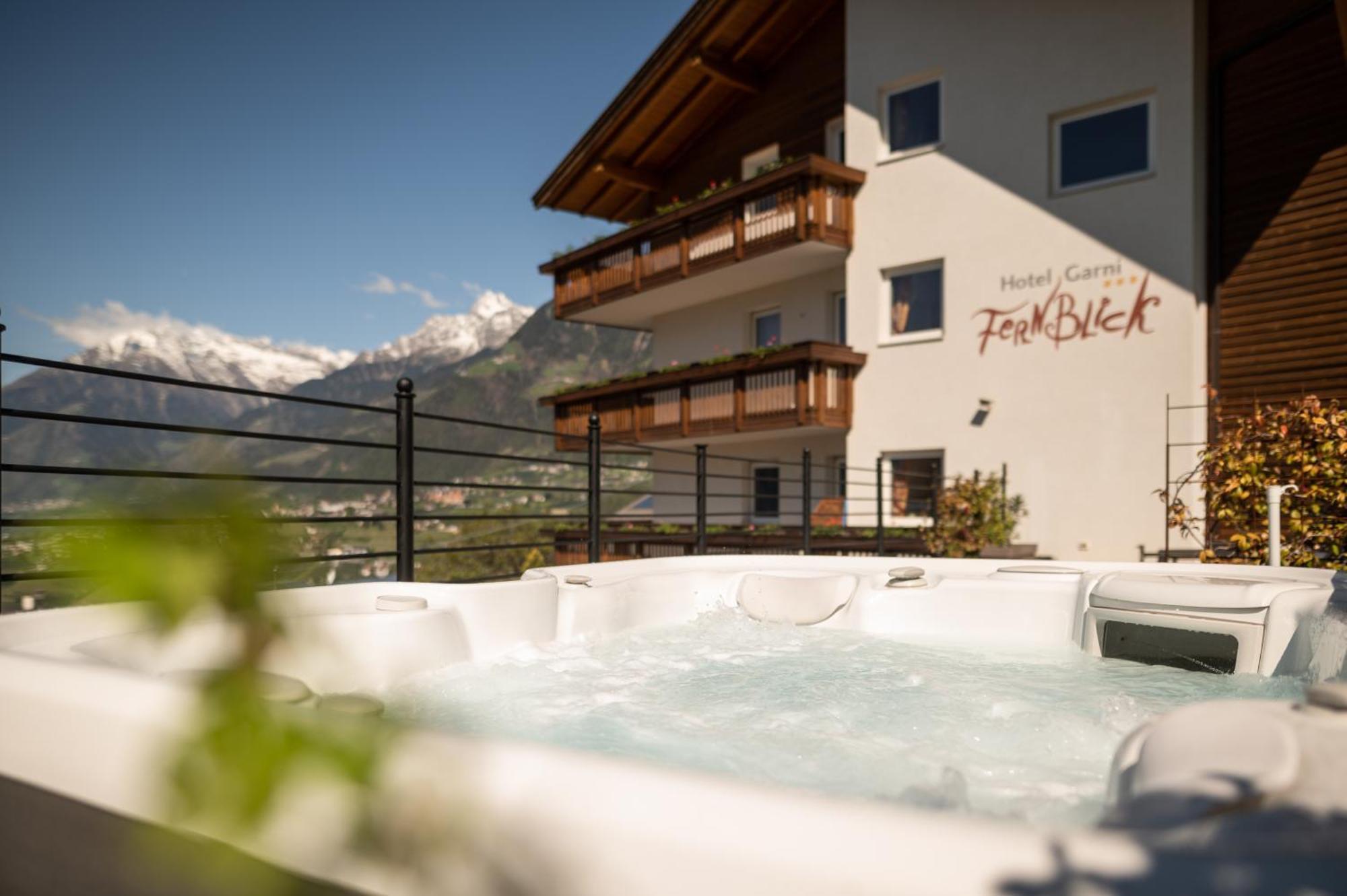 Pension Hoefler - Fernblick Schenna Bagian luar foto